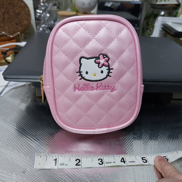 Super Cute Quilted Hello Kitty Bag Makeup Organizer Mini Wallet Mini Pouch - Picture 4 of 9